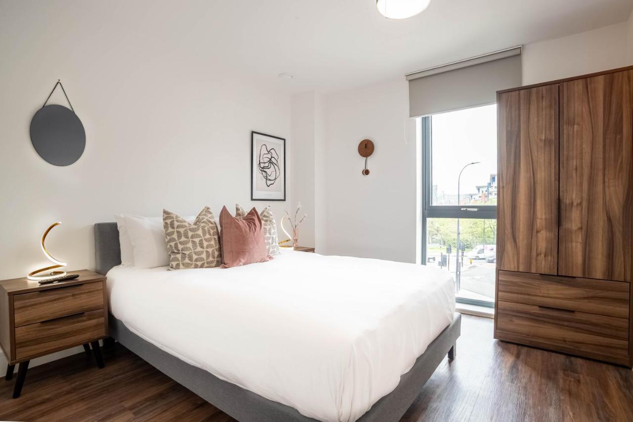 Apartment Luxe 3br Great Central View Near Sheffield